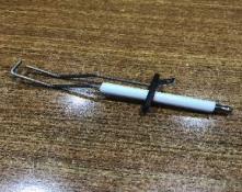 [1090965] Spark plug igniter (All Sizes) includes bolts